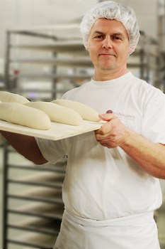 Urs Truniger: Verantwortlicher Bäckerei Tag - EFZ Bäcker-Konditor mit eidg. Fachausweis, Experte für die Lehrabschlussprüfungen, seit 2001 bei Zenhäusern
